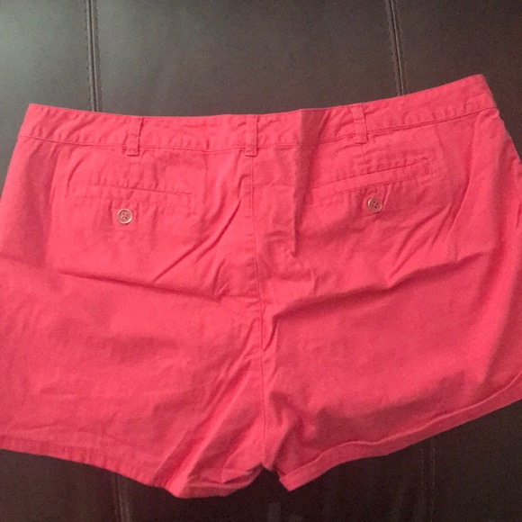 Pink shorts - Picture 2 of 2